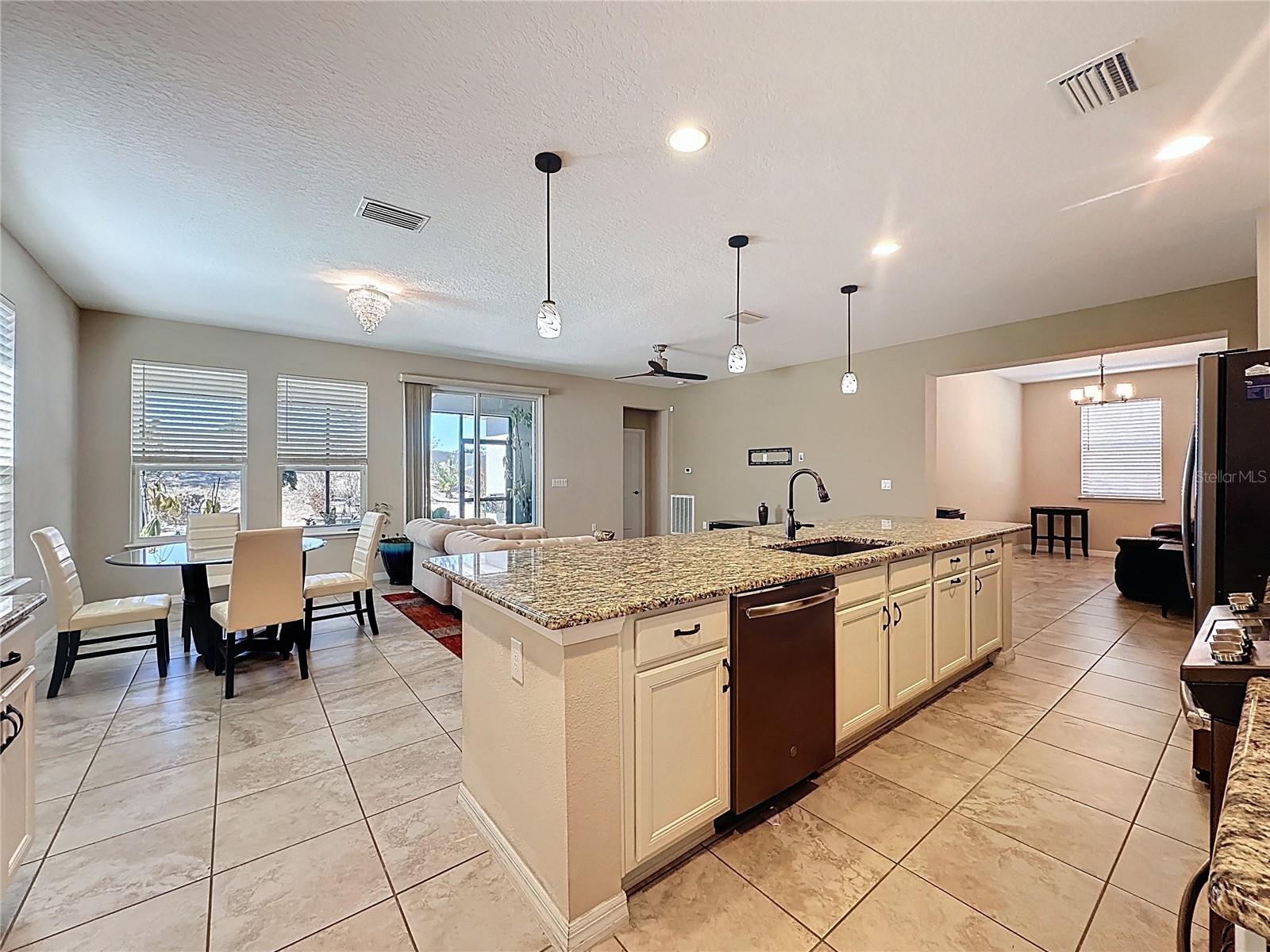 CASCADES OF GROVELAND (TRILOGY) - Residential