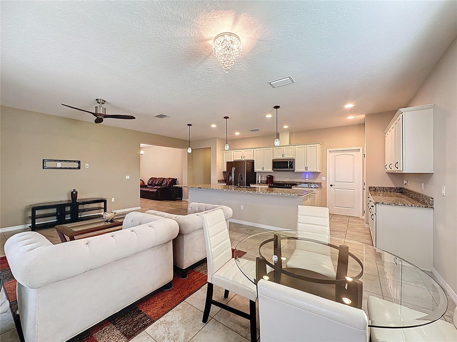 CASCADES OF GROVELAND (TRILOGY) - Residential