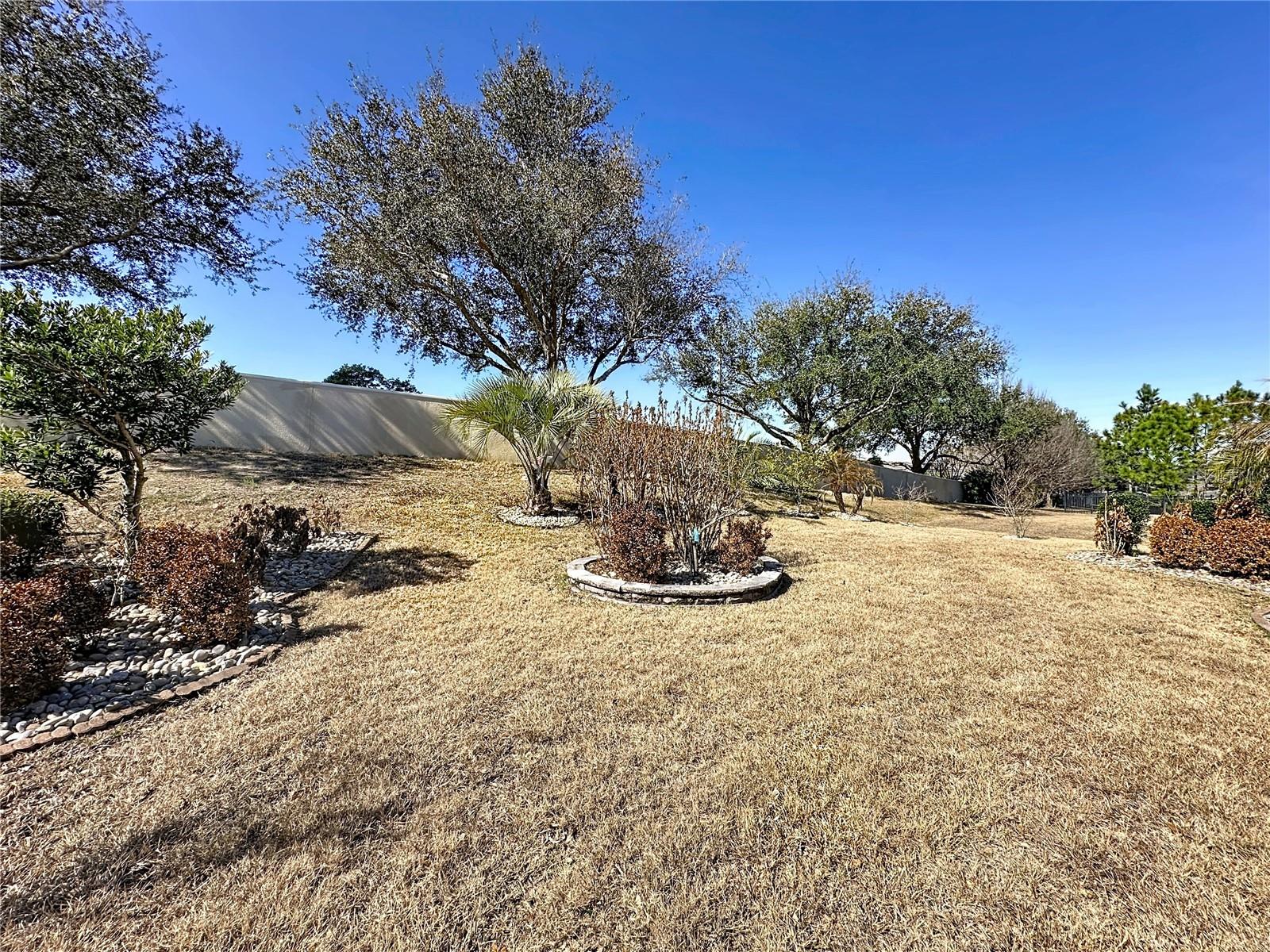 CASCADES OF GROVELAND (TRILOGY) - Residential