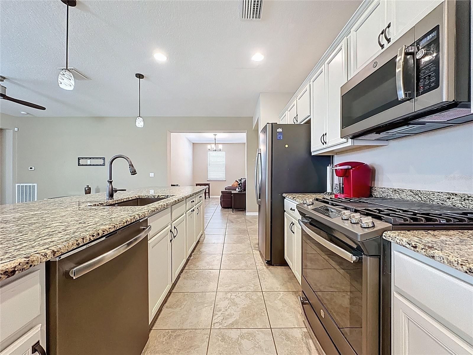 CASCADES OF GROVELAND (TRILOGY) - Residential