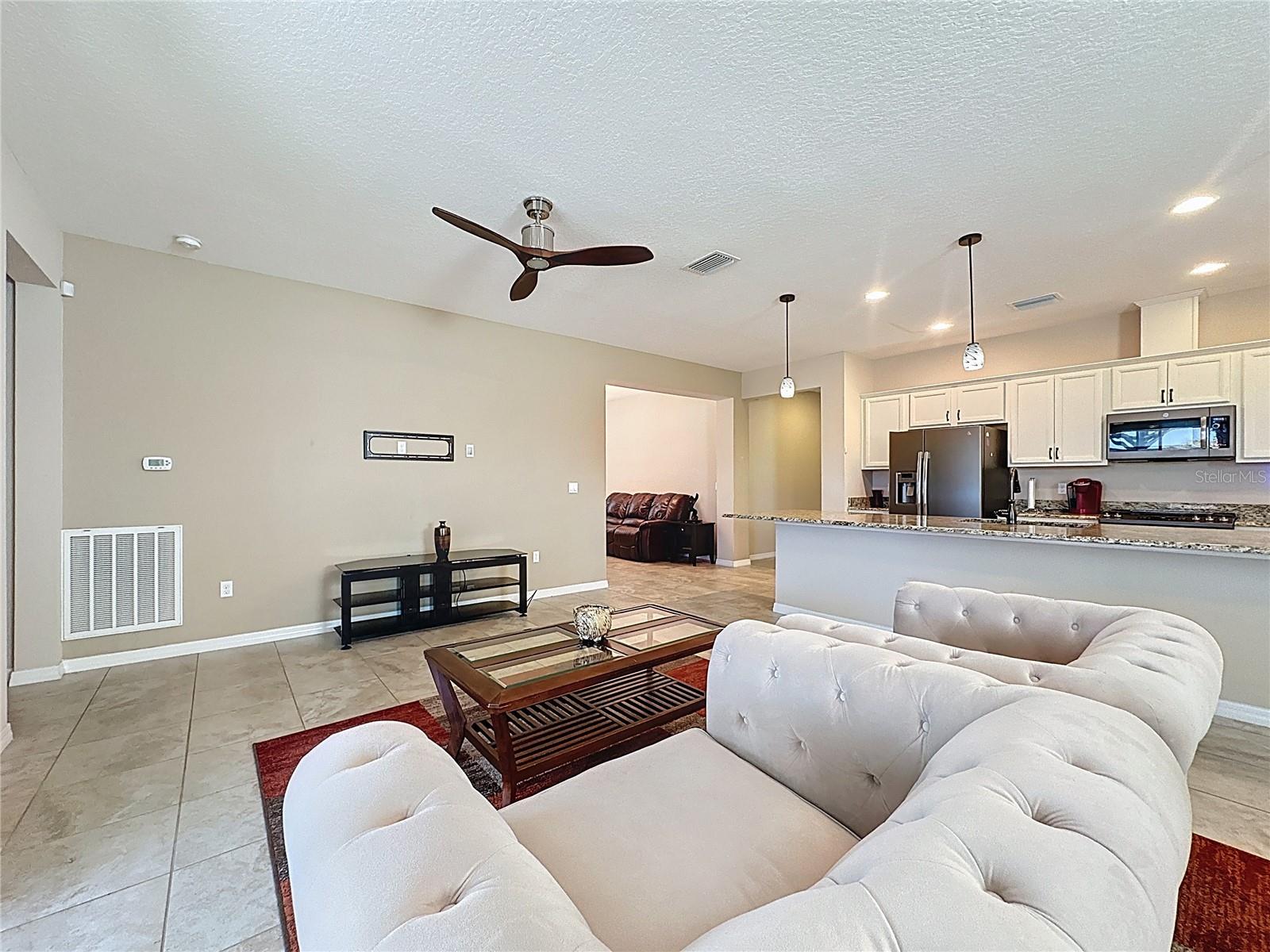 CASCADES OF GROVELAND (TRILOGY) - Residential