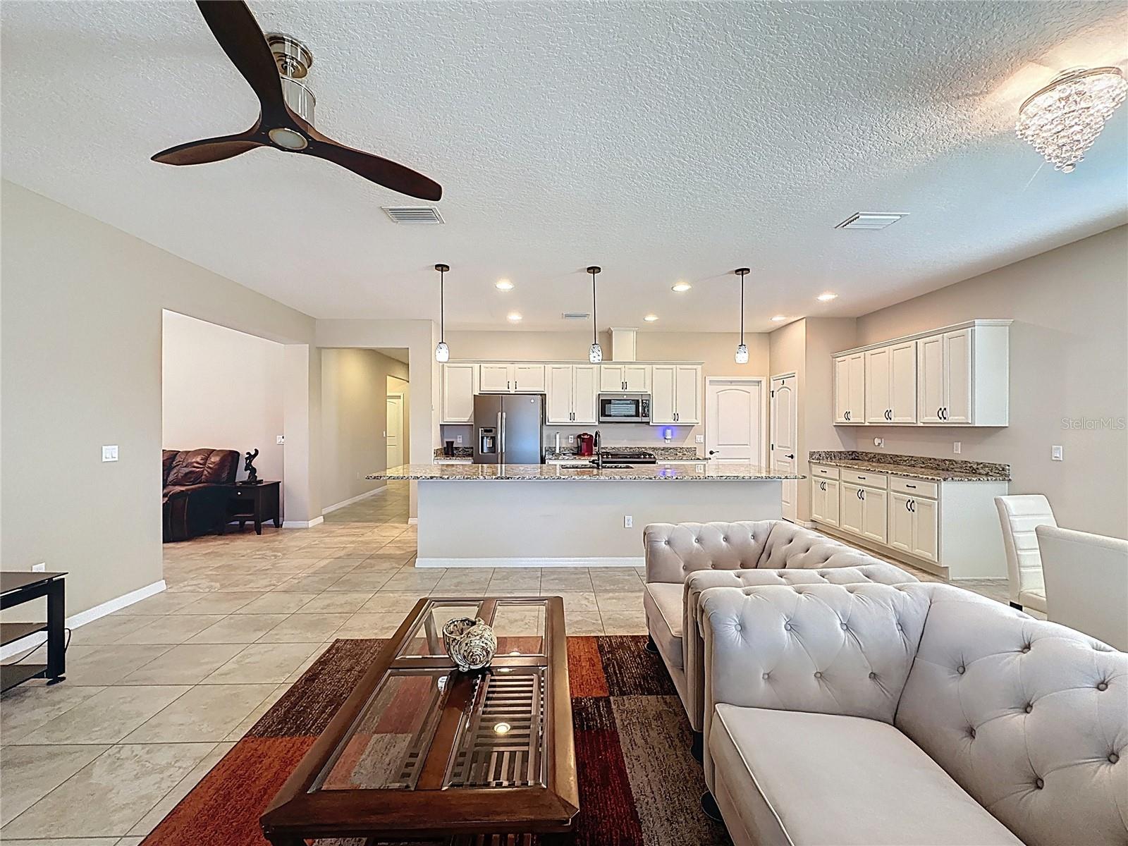 CASCADES OF GROVELAND (TRILOGY) - Residential