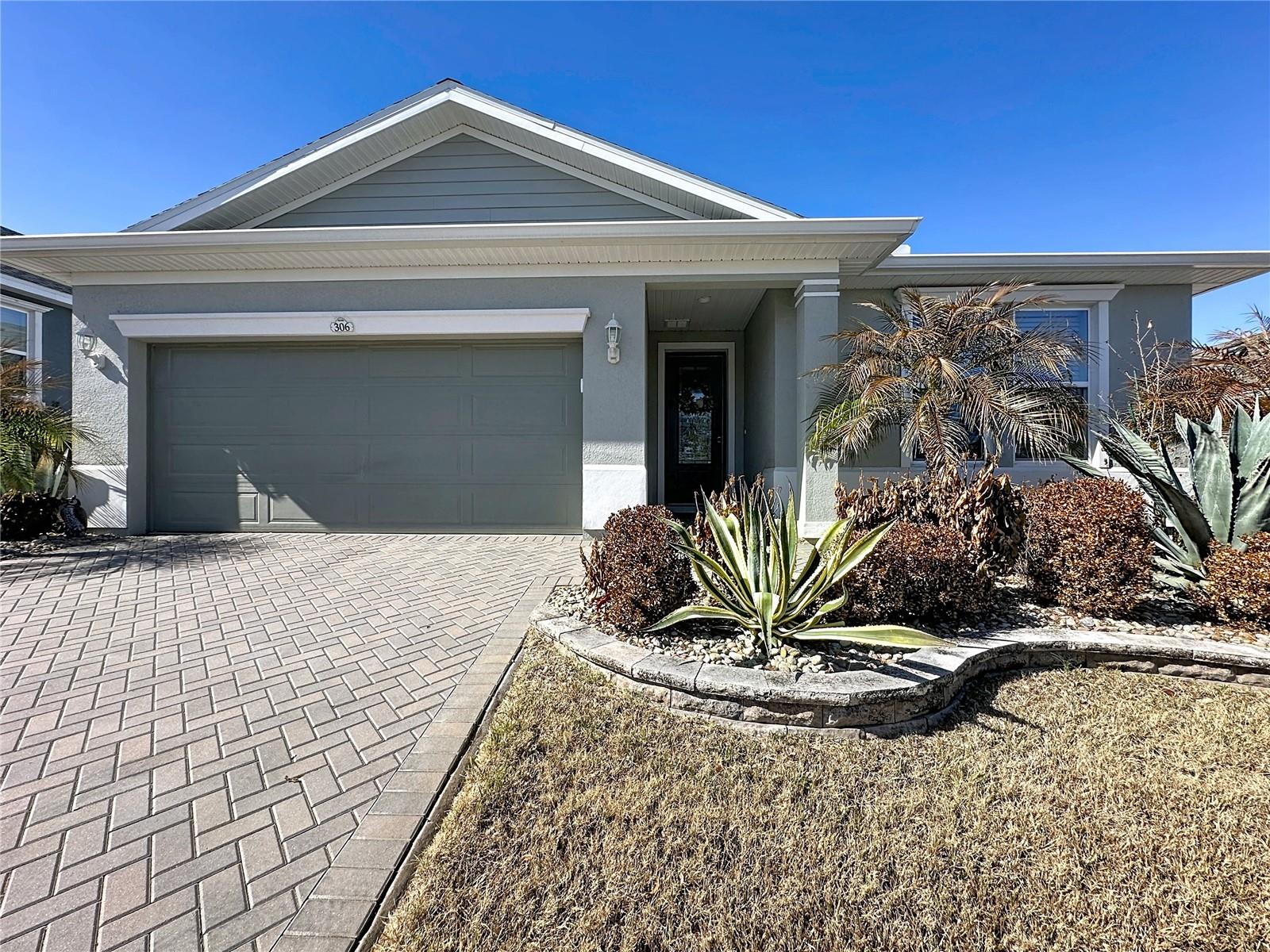 CASCADES OF GROVELAND (TRILOGY) - Residential