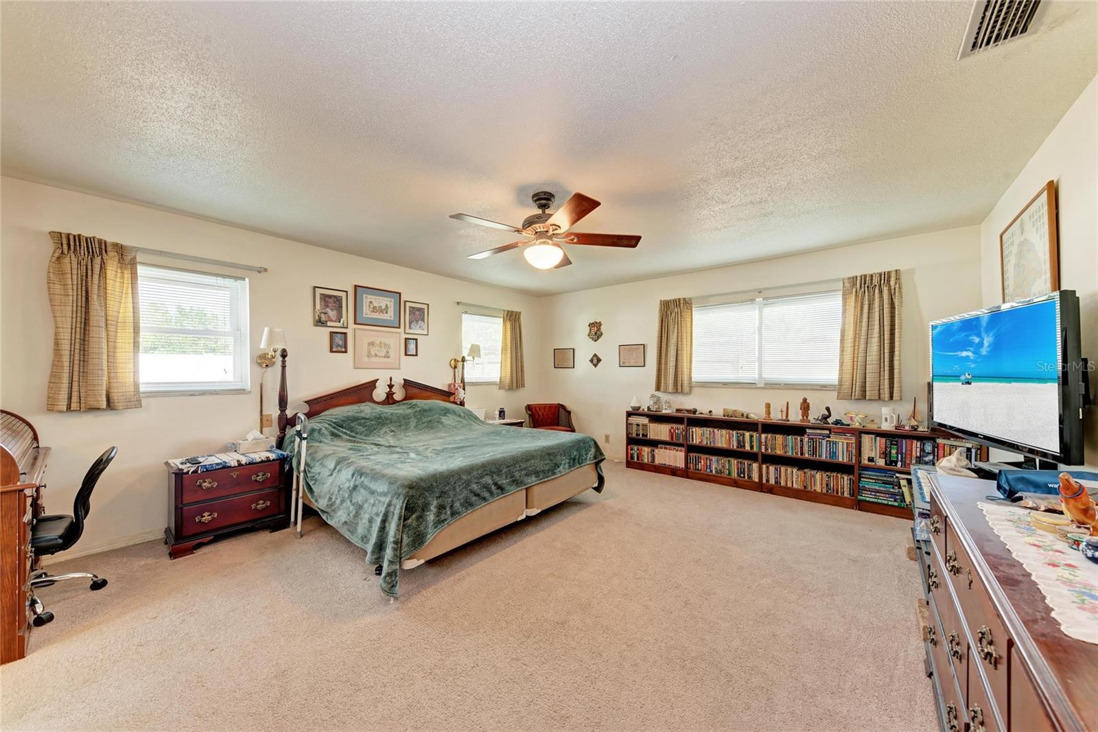 COUNTRY CLUB HEIGHTS FIRST ADD - Residential