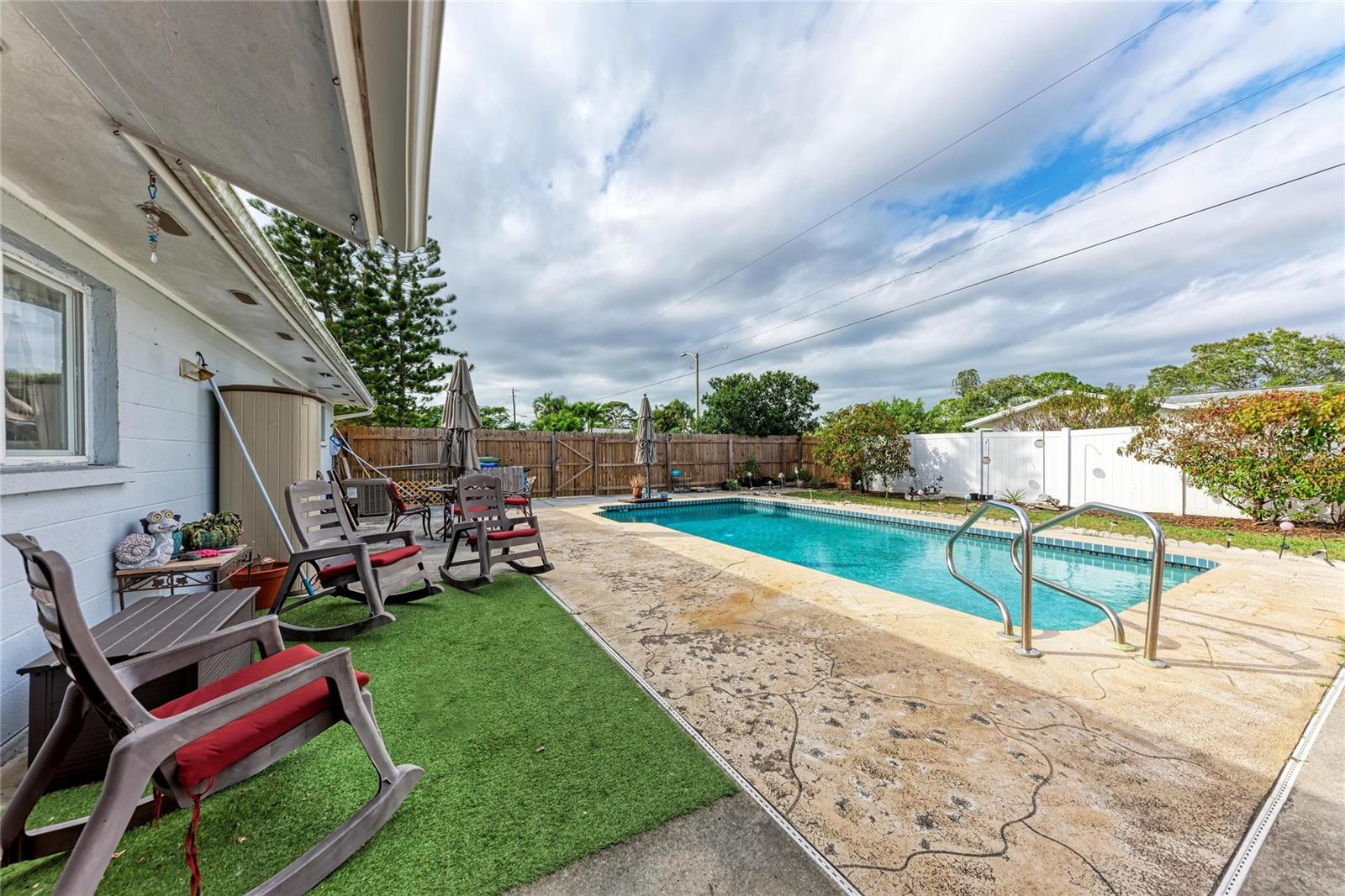 COUNTRY CLUB HEIGHTS FIRST ADD - Residential