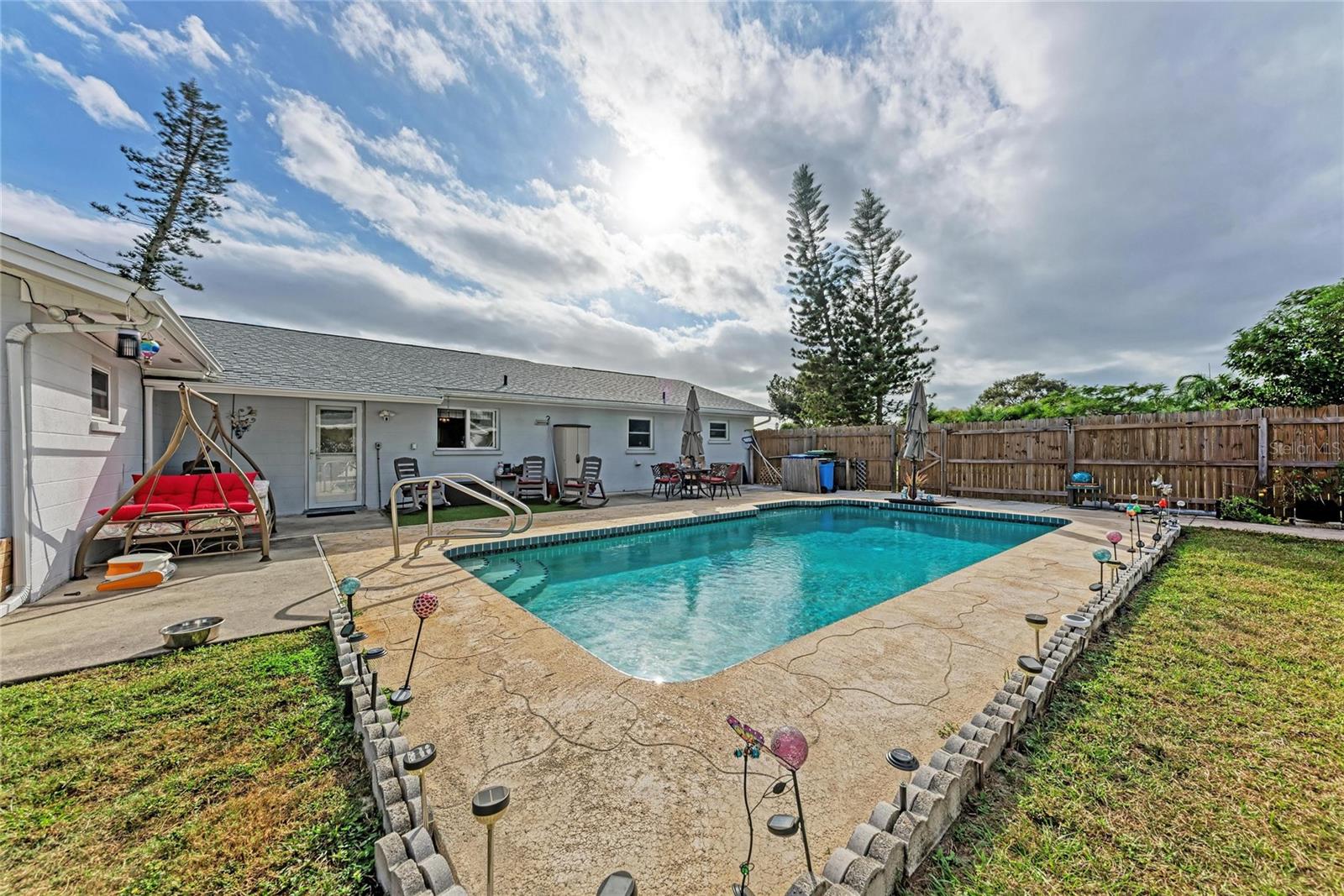 COUNTRY CLUB HEIGHTS FIRST ADD - Residential