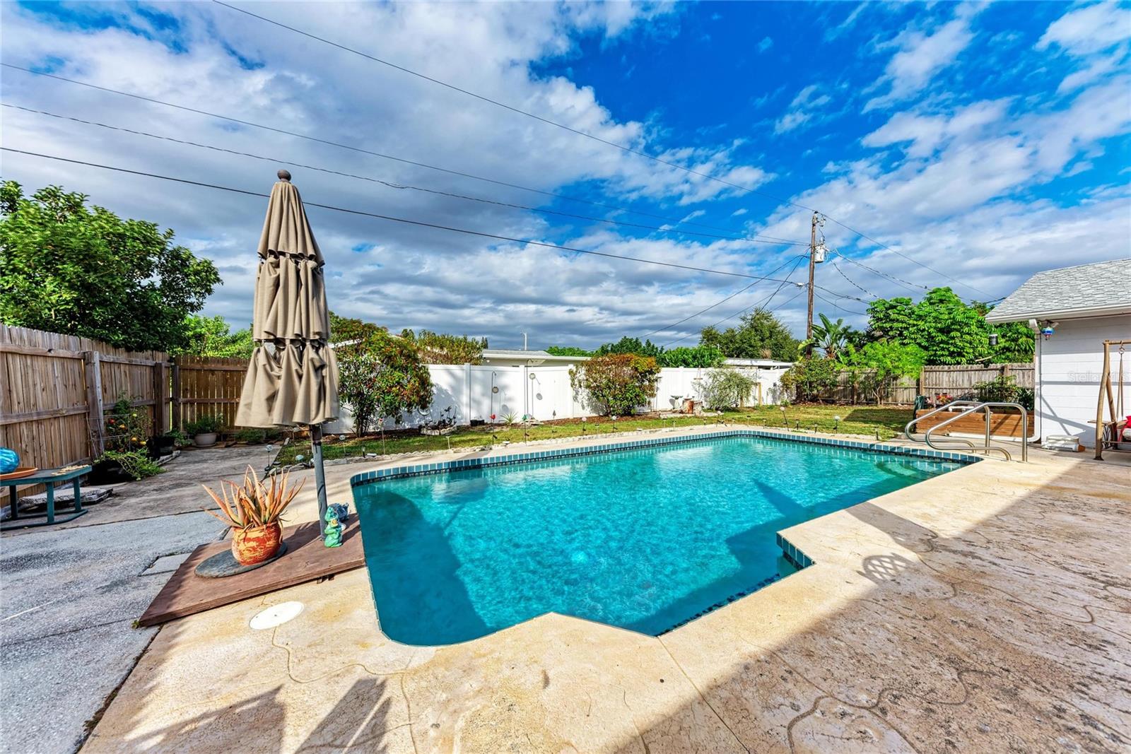 COUNTRY CLUB HEIGHTS FIRST ADD - Residential