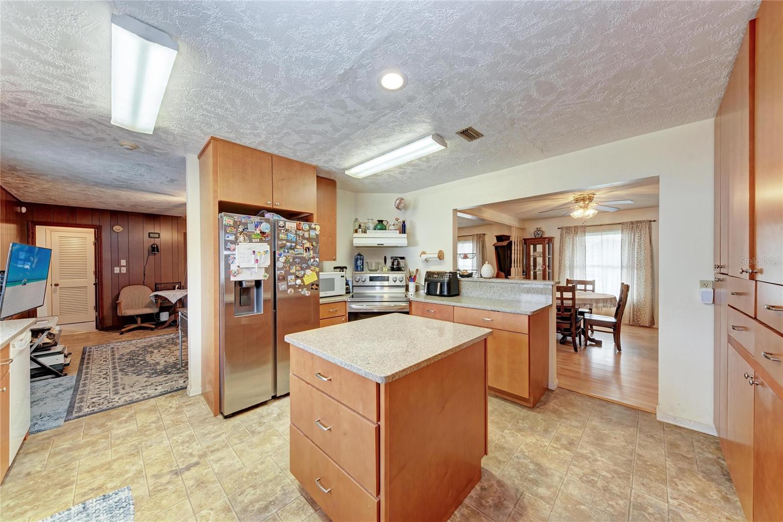 COUNTRY CLUB HEIGHTS FIRST ADD - Residential