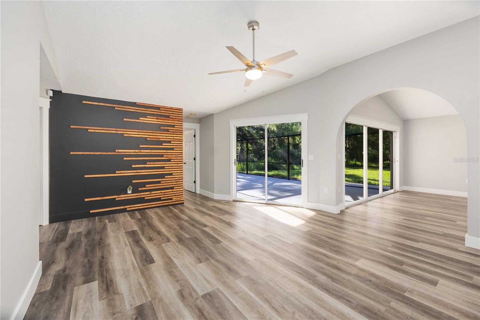 LONGWOOD VILLAS - Residential
