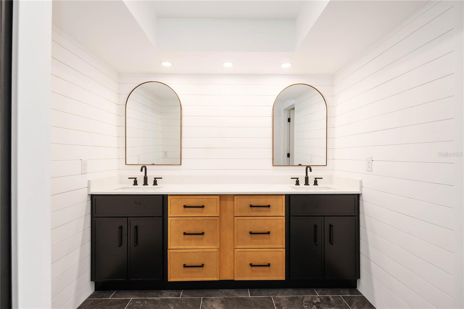 LONGWOOD VILLAS - Residential