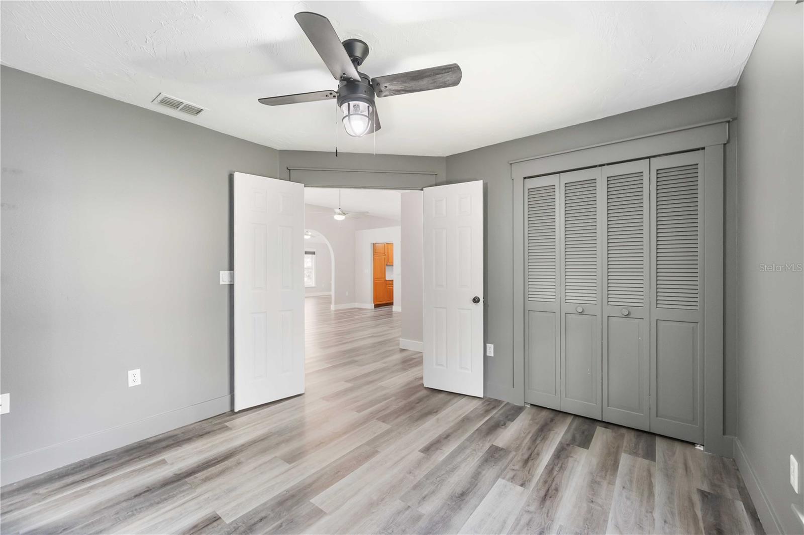 LONGWOOD VILLAS - Residential