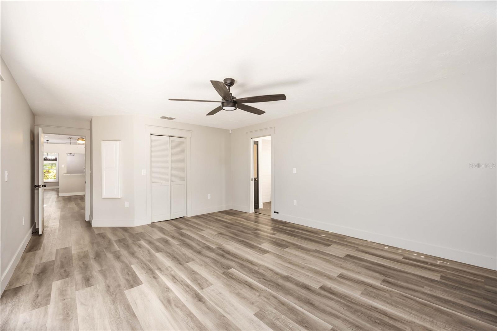 LONGWOOD VILLAS - Residential