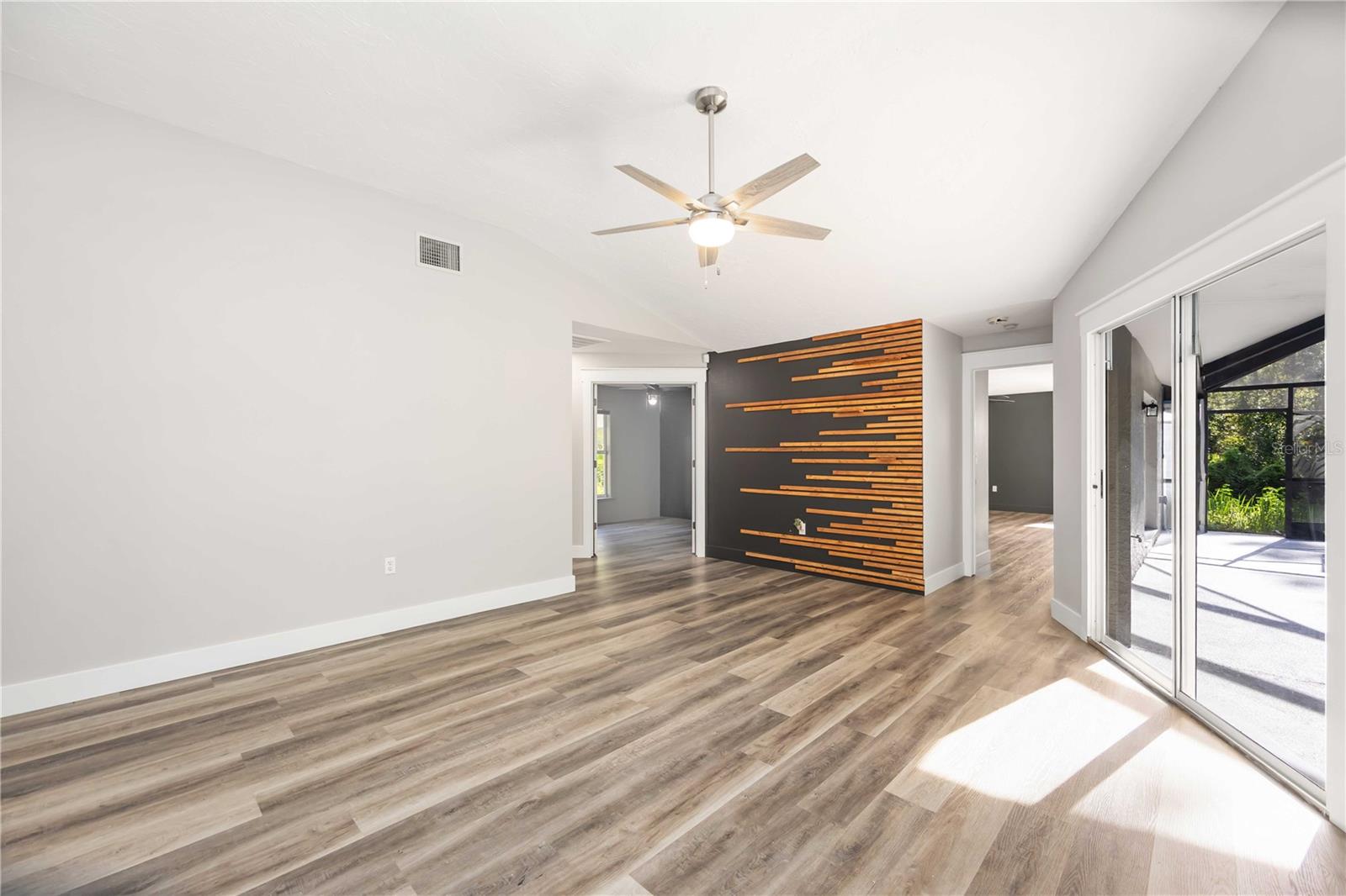 LONGWOOD VILLAS - Residential