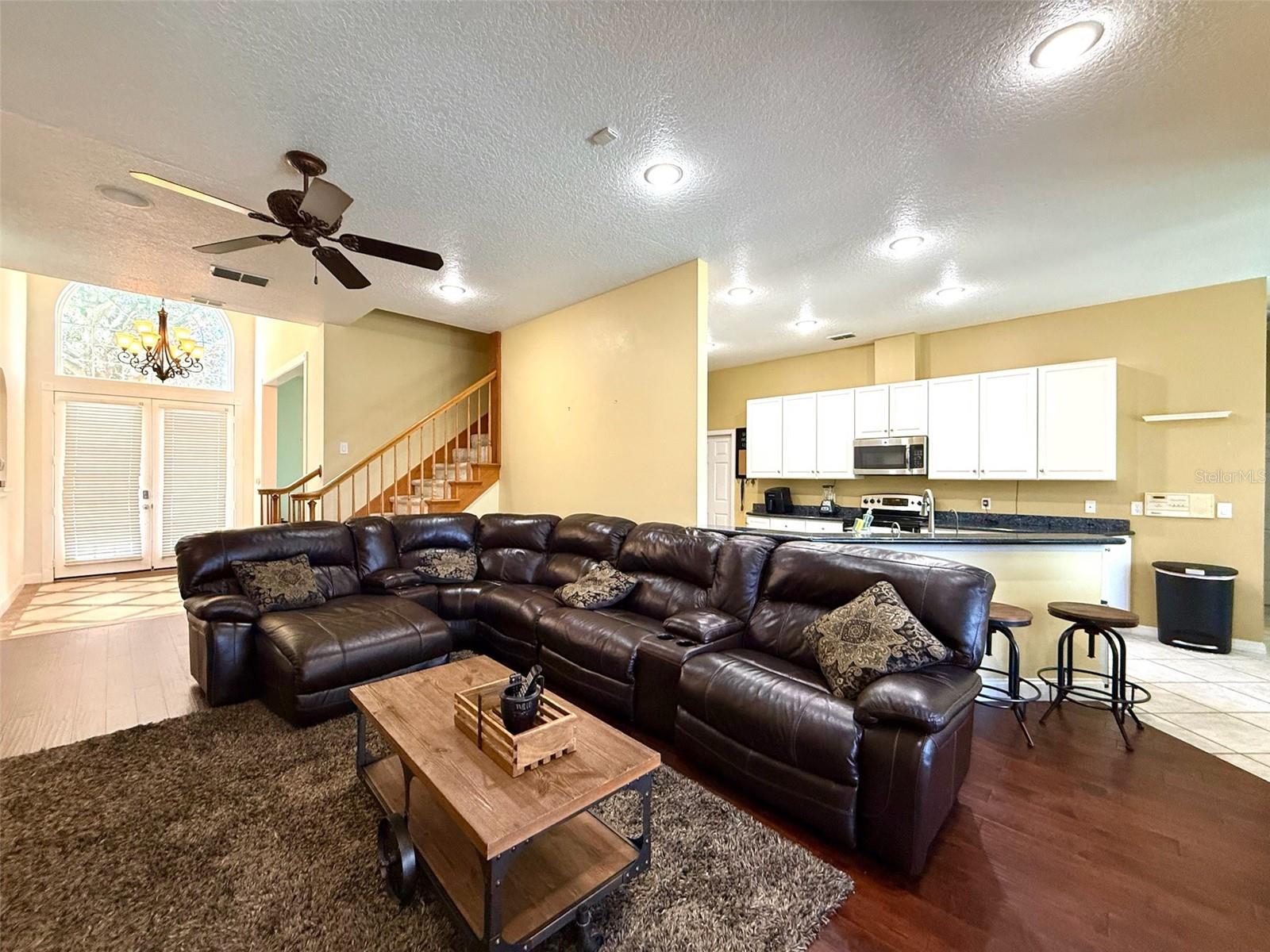 VISTA ROYALE - Residential Lease