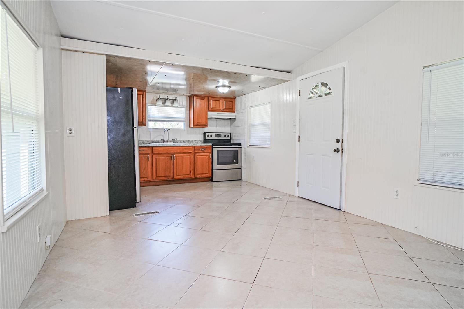 8010 BELCHER LANE