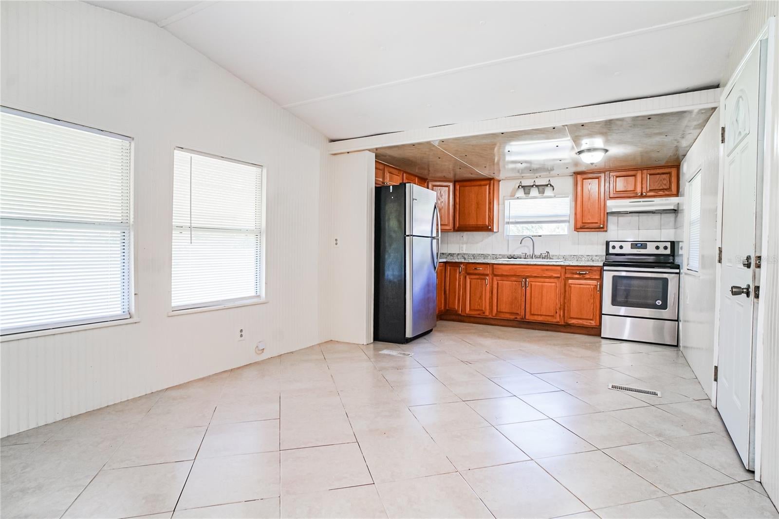 8010 BELCHER LANE
