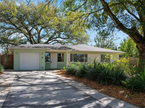 Photo of 7 S Comet Avenue, Clearwater, FL 33765 (MLS # TB8478491)