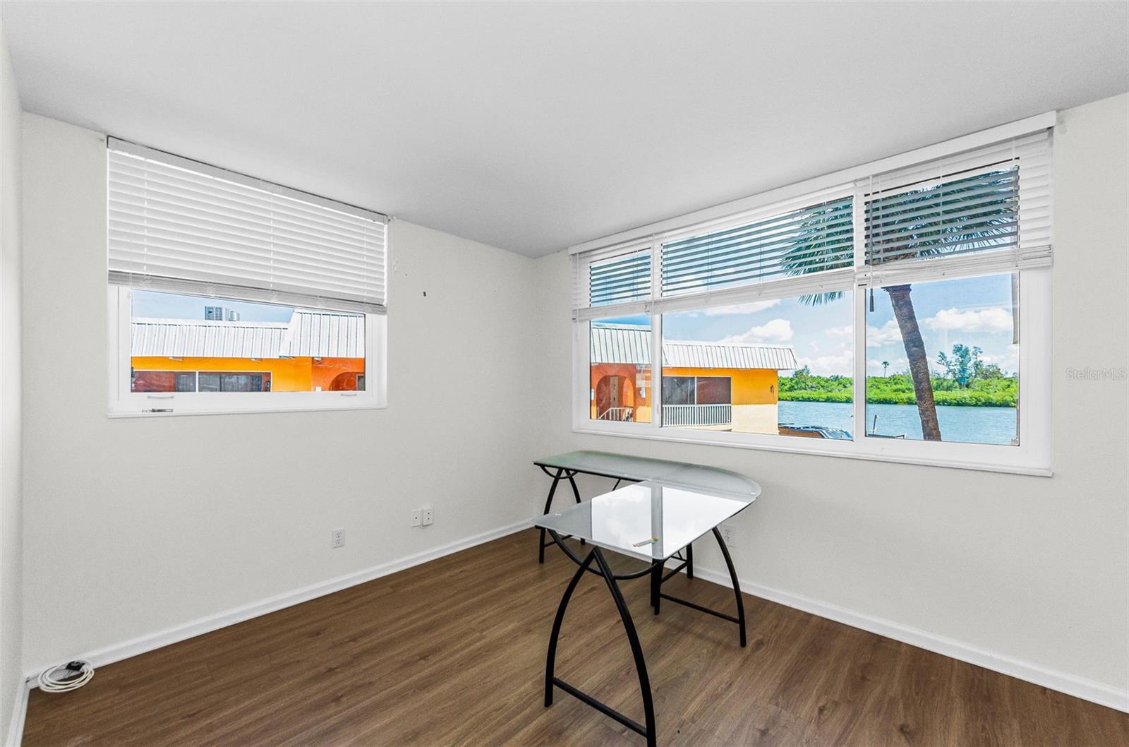 MARKER 5 CONDO - Residential