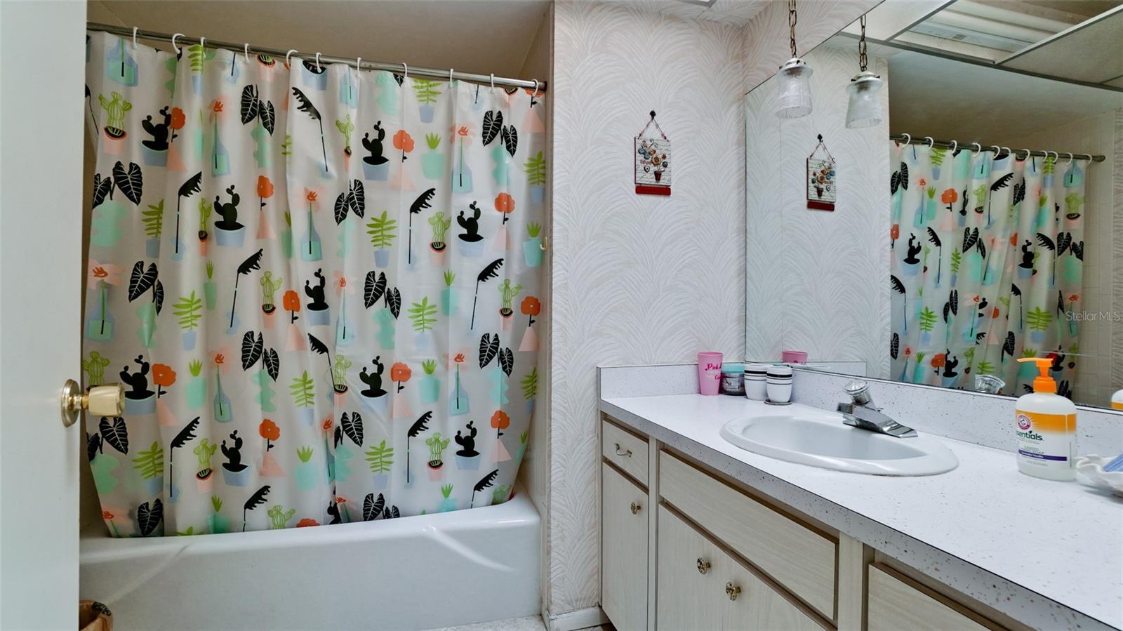 VILLAGE GREEN OF BRADENTON SEC 5 - Residential