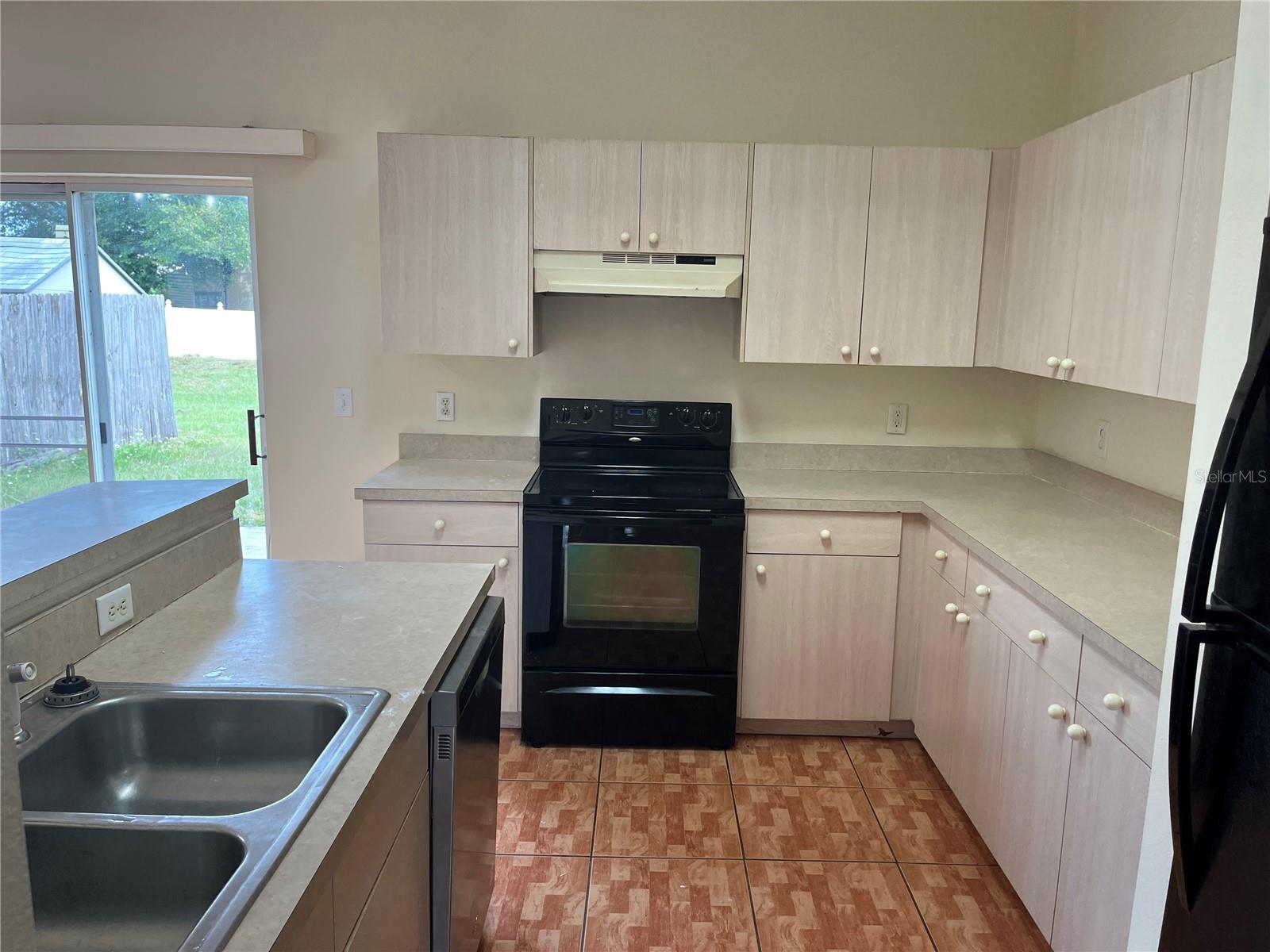 ISLANDS CURRY FORD - Residential Lease