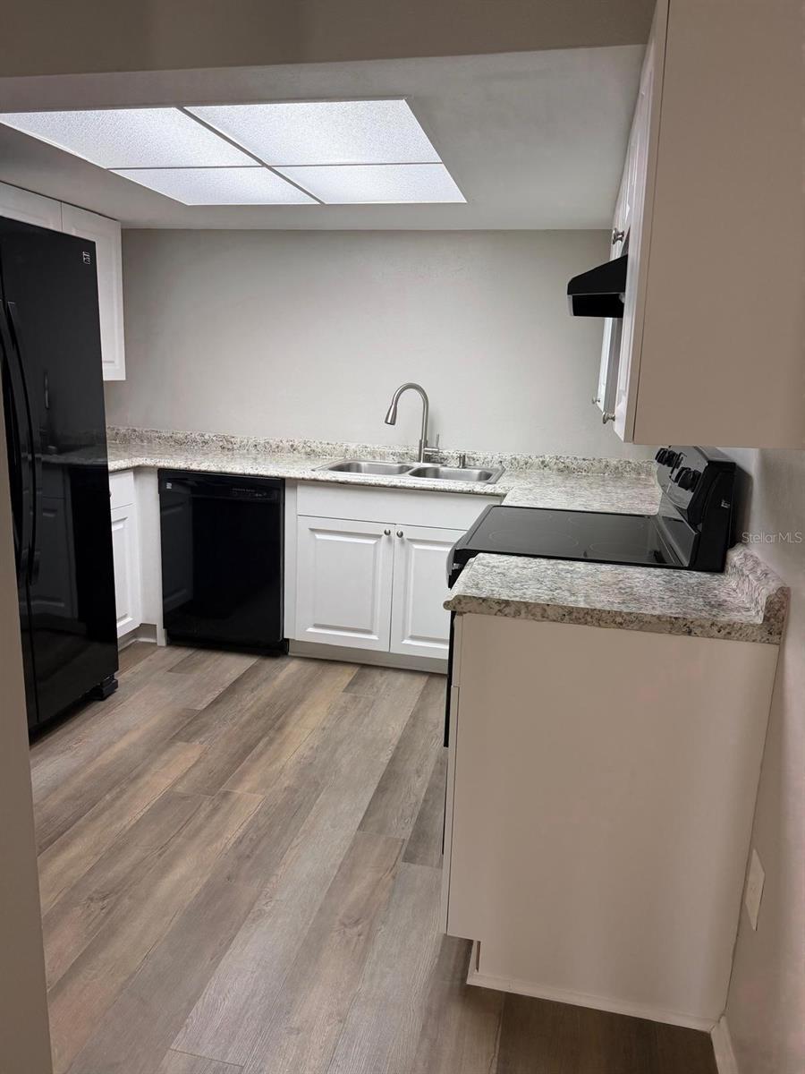 LA VILLA GARDENS - Residential Lease