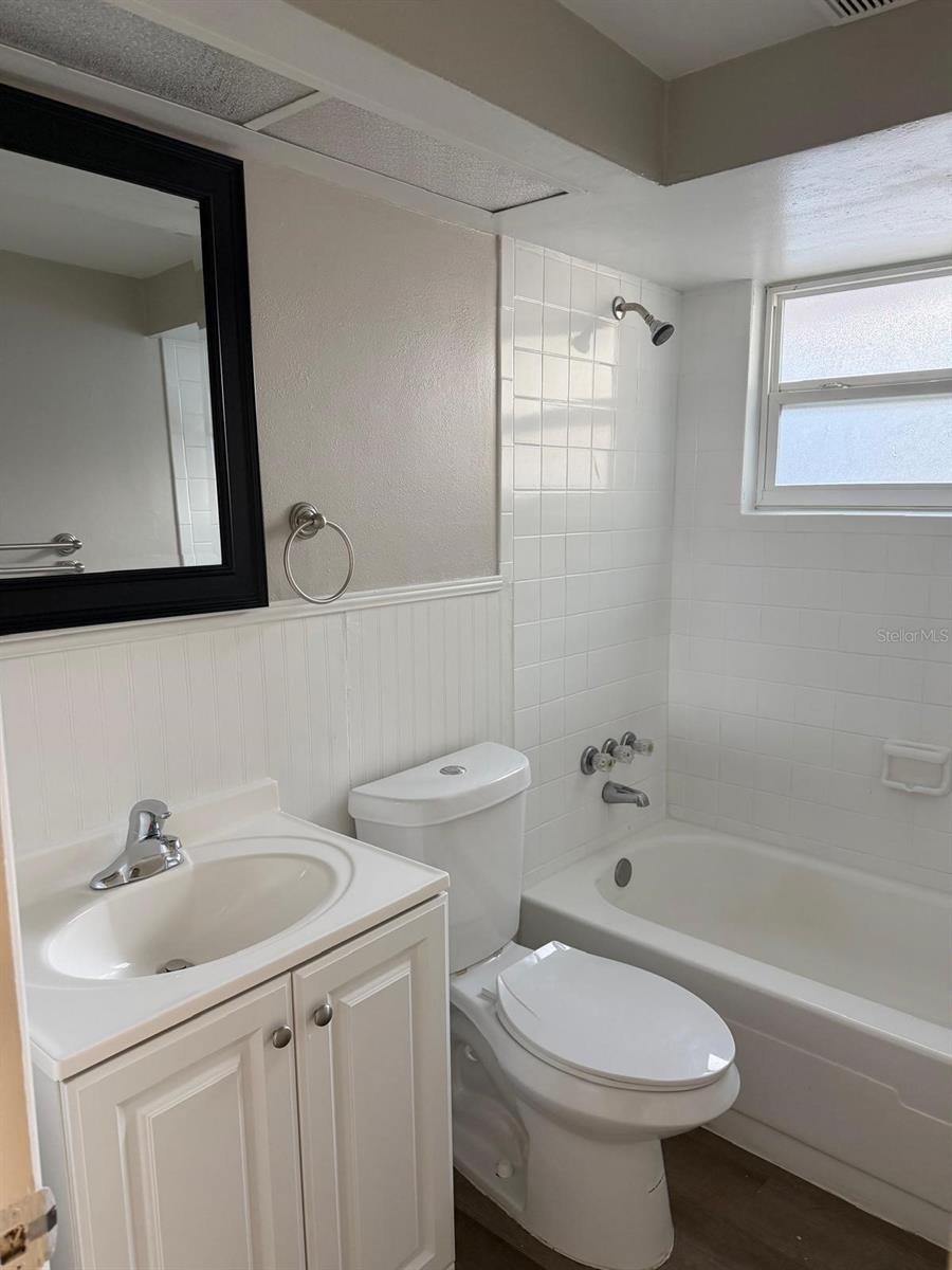 LA VILLA GARDENS - Residential Lease