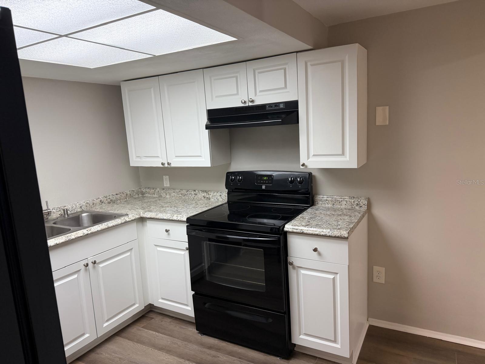 LA VILLA GARDENS - Residential Lease