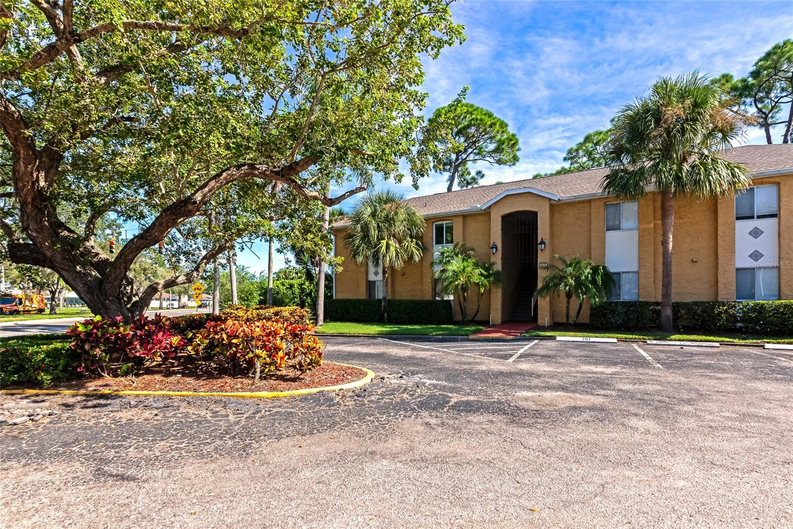 VISTAS ON BENEVA - Residential