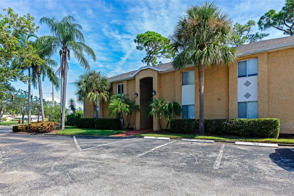 Photo of 1705 Parakeet Way #707, Sarasota, FL 34232 (MLS # A4666340)