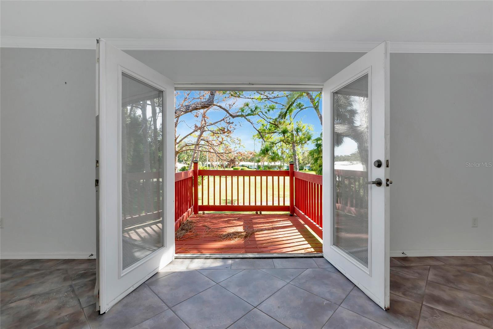 VISTAS ON BENEVA - Residential