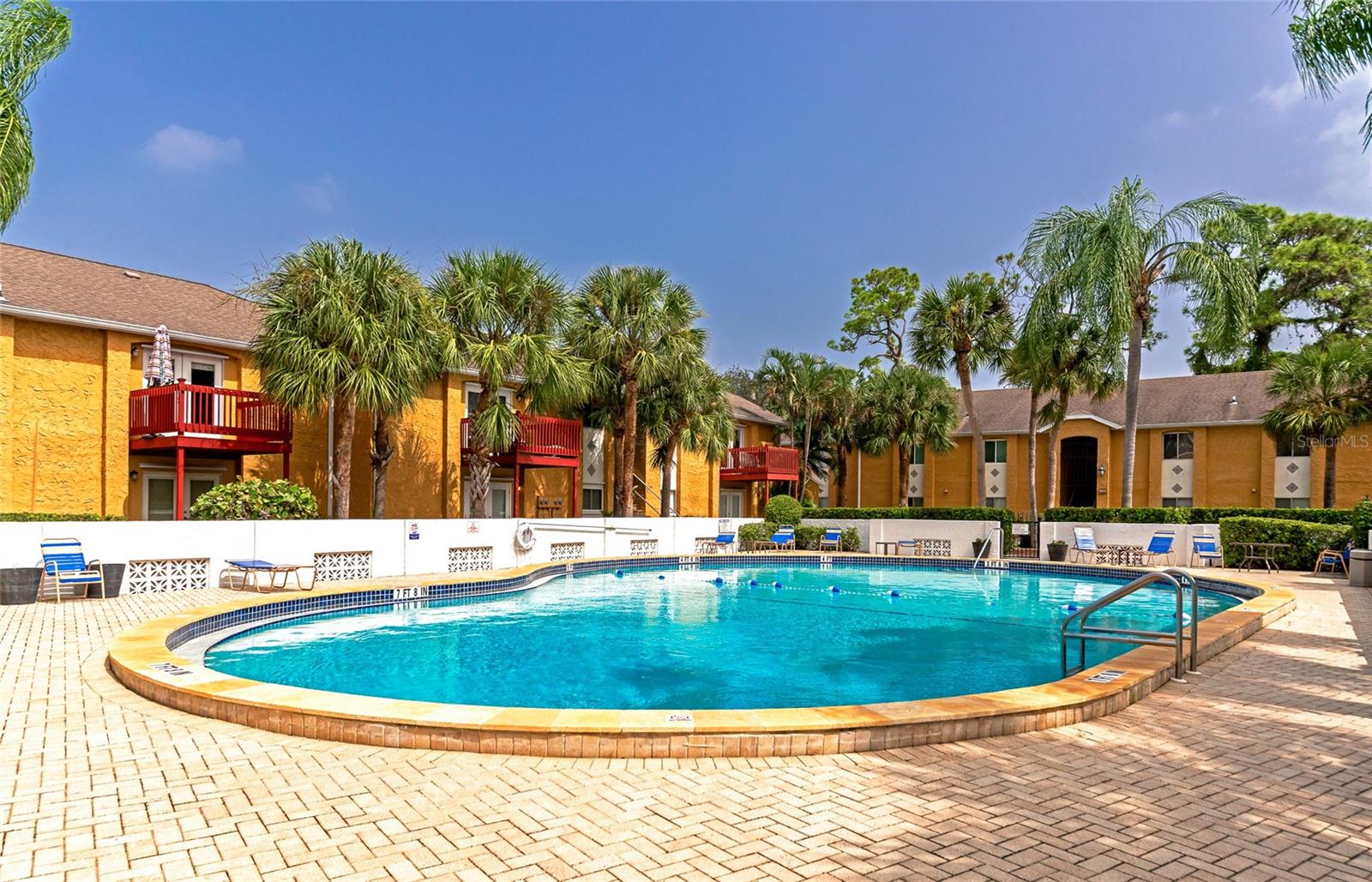 VISTAS ON BENEVA - Residential