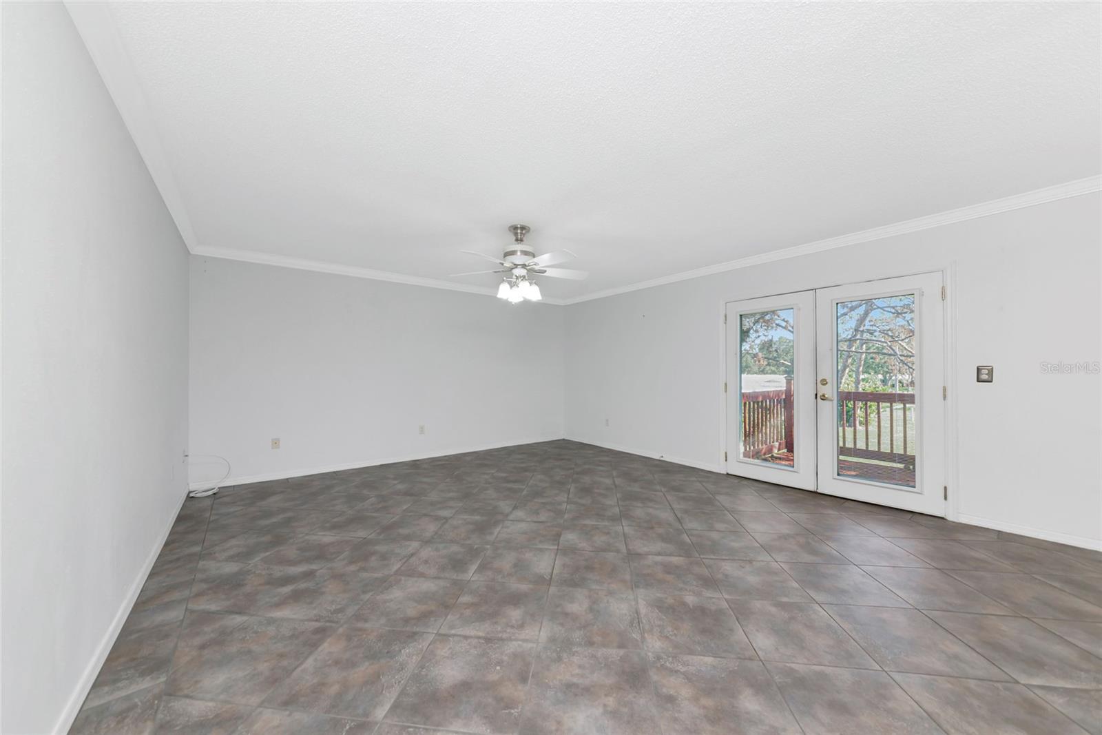 VISTAS ON BENEVA - Residential