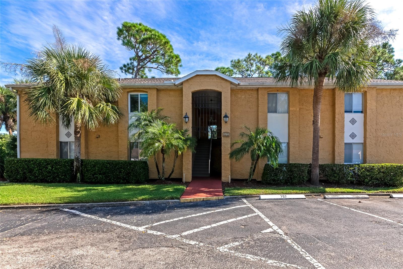 VISTAS ON BENEVA - Residential