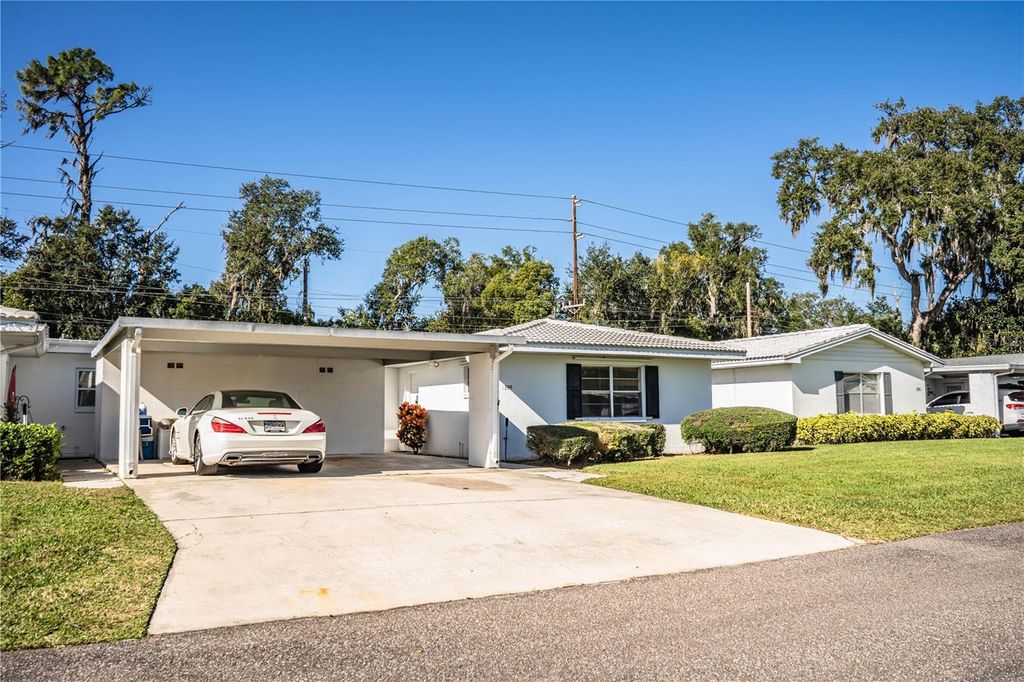 Photo of 746 Barber Circle, Lakeland, FL 33803 (MLS # L4957944)