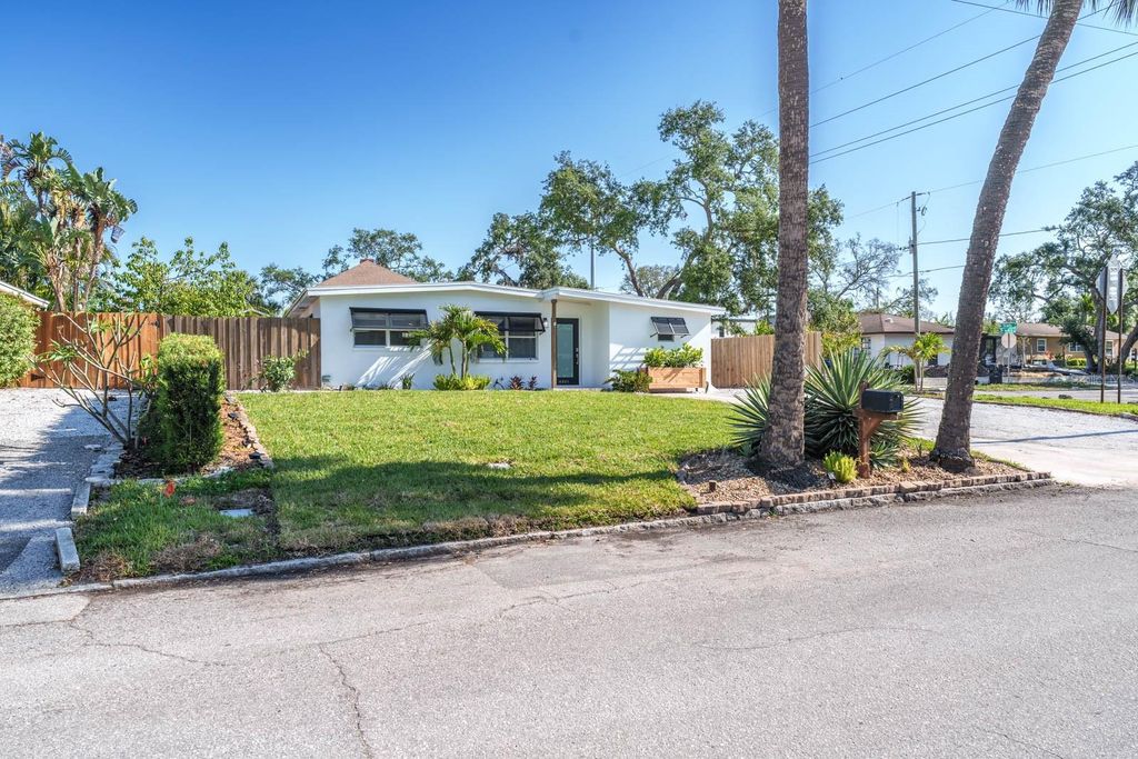 Photo of 4001 W North A Street, Tampa, FL 33609 (MLS # TB8371349)