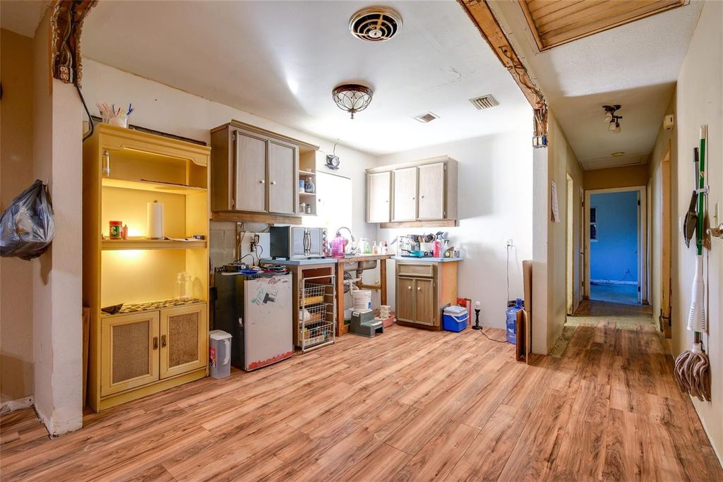 Photo of 2405 21st Avenue W, Bradenton, FL 34205 (MLS # C7523480)