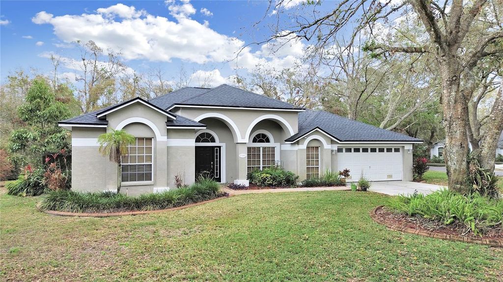 Photo of 17307 Oak Ledge Drive, Lutz, FL 33549 (MLS # TB8429933)
