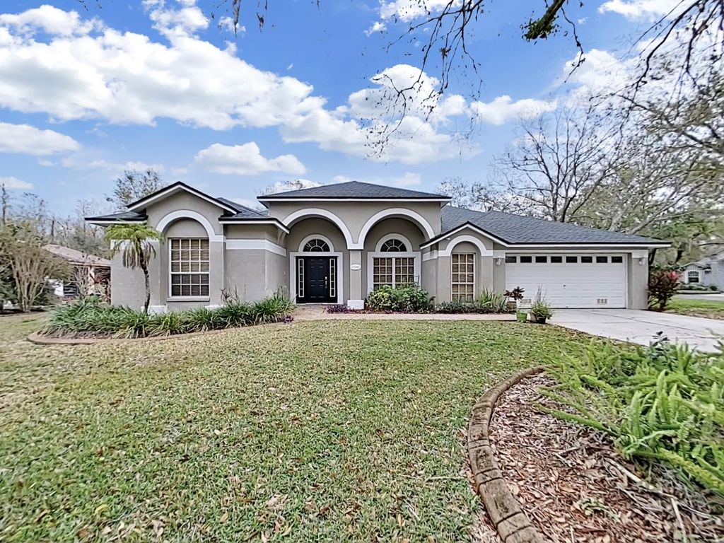 Photo of 17307 Oak Ledge Drive, Lutz, FL 33549 (MLS # TB8429933)