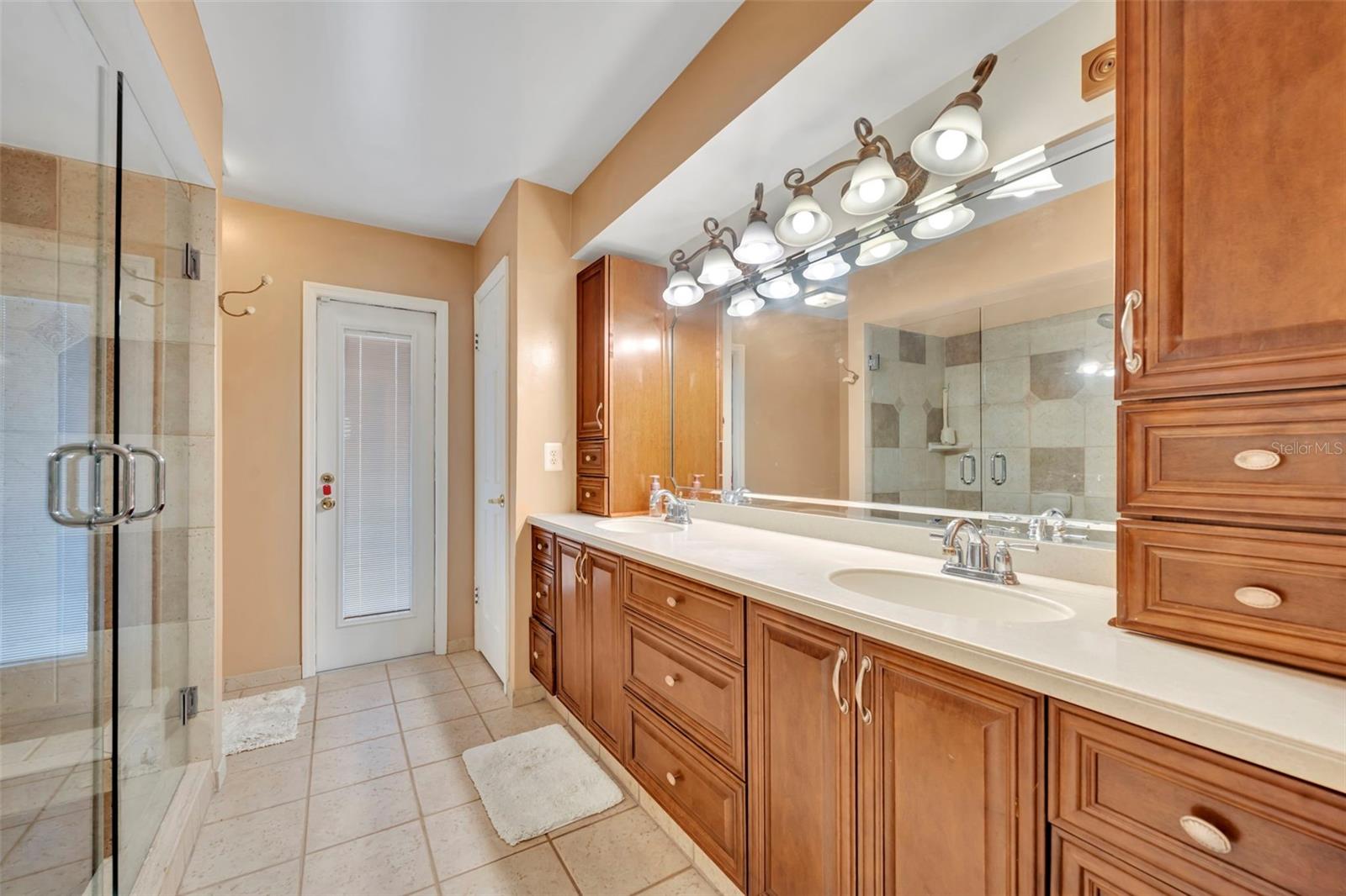 MINNEHAHA SHORES - Residential