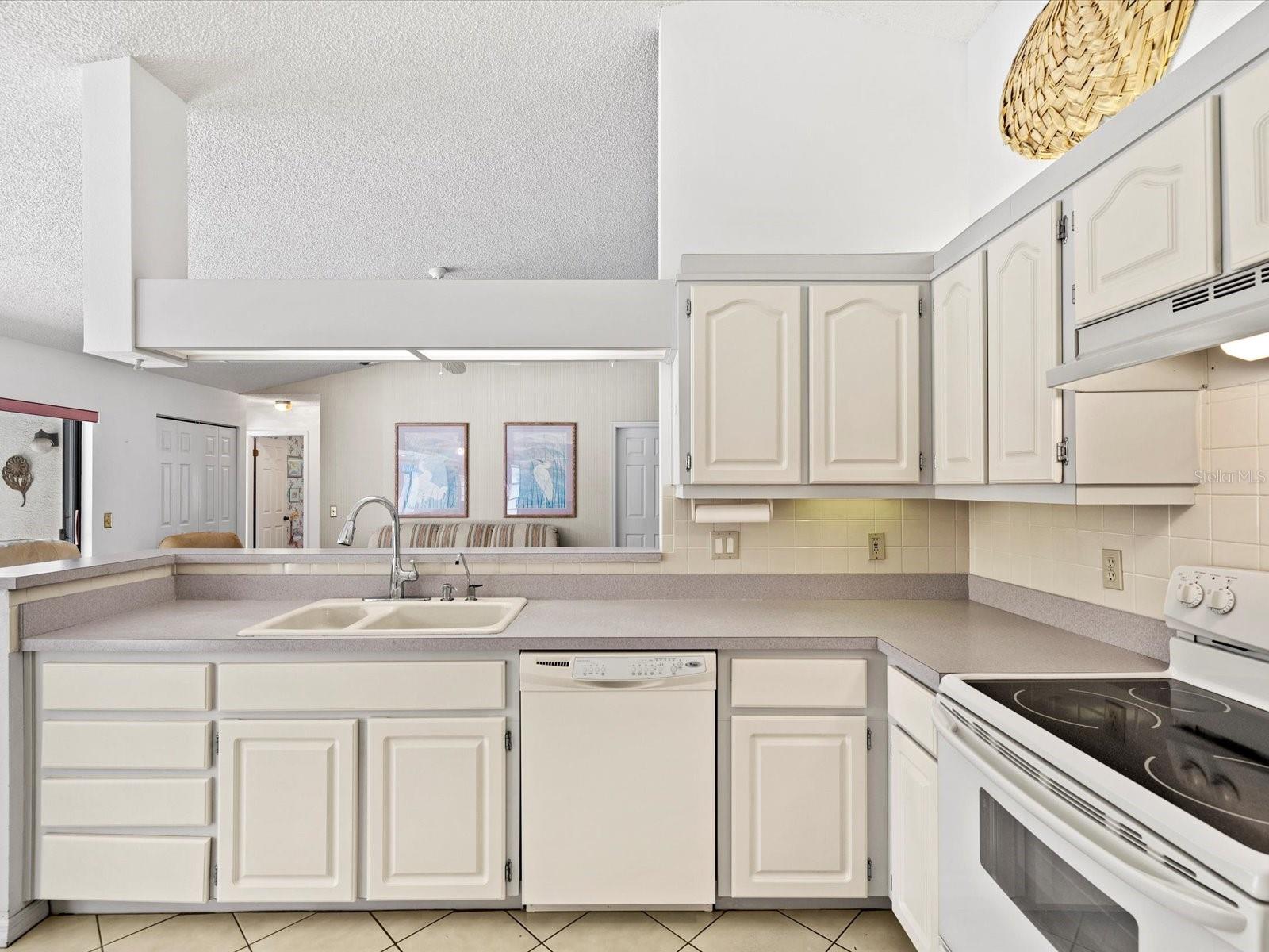 BEACON WOODS GREENSIDE VILLAGE - Residential