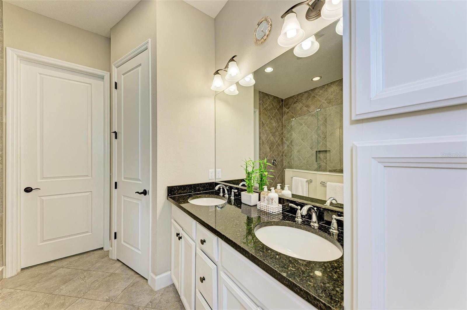 EDGEWATER WALK ON HARBOUR ISLE 1-4 - Residential