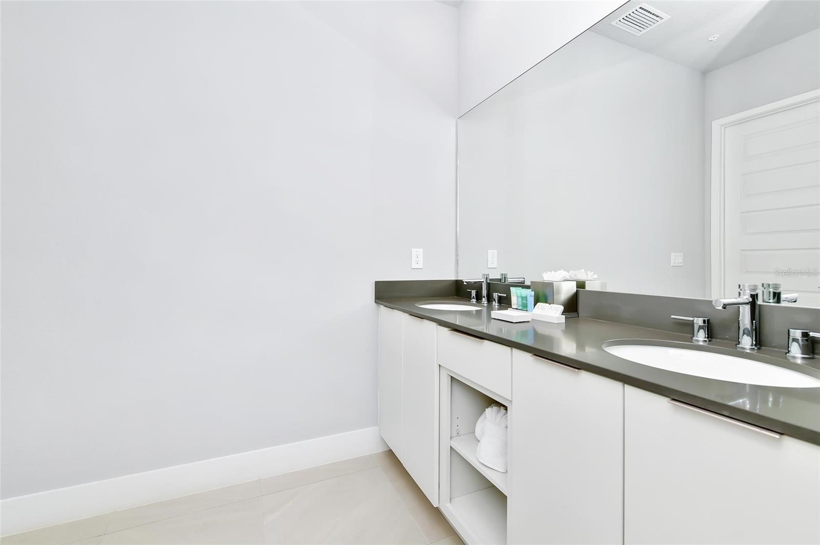 SPECTRUM AT REUNION CONDO PH 5A & 5B - Residential