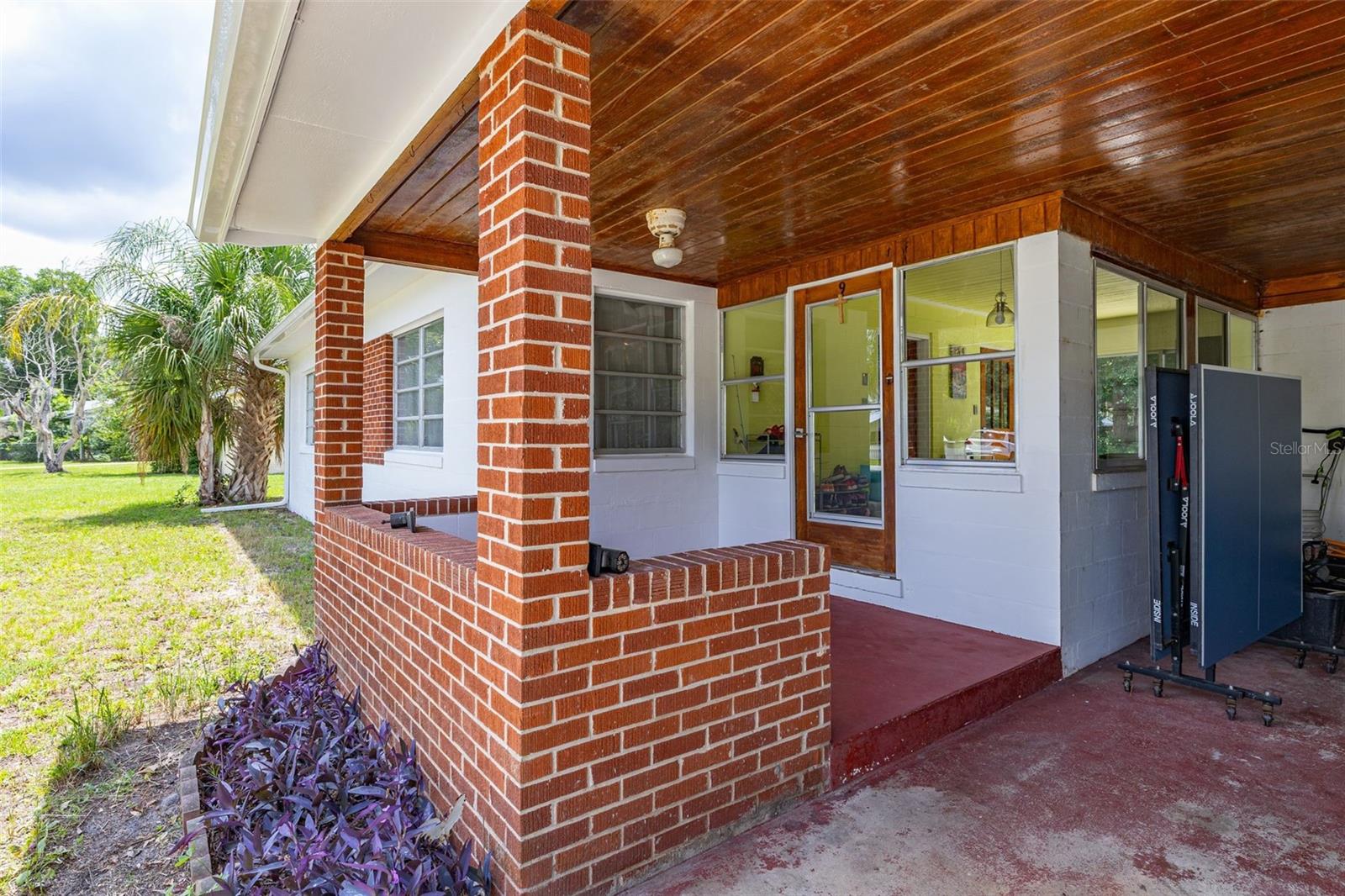 9 SUNSET DRIVE