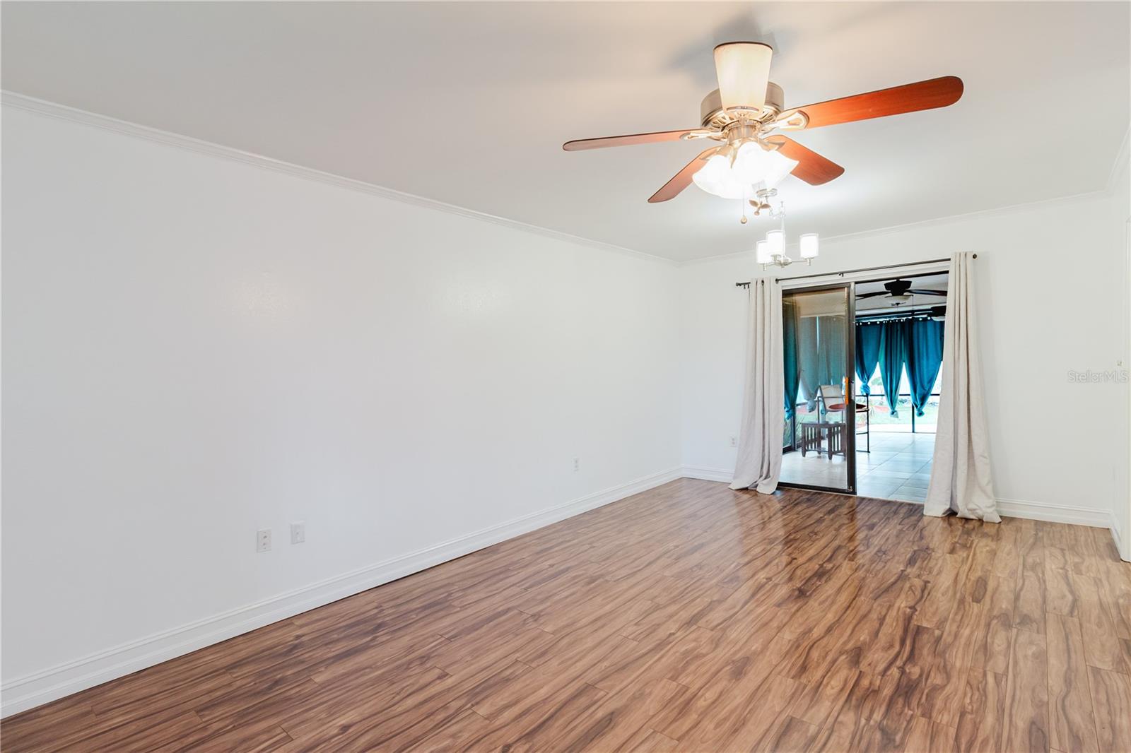 FALCON RIDGE - Residential