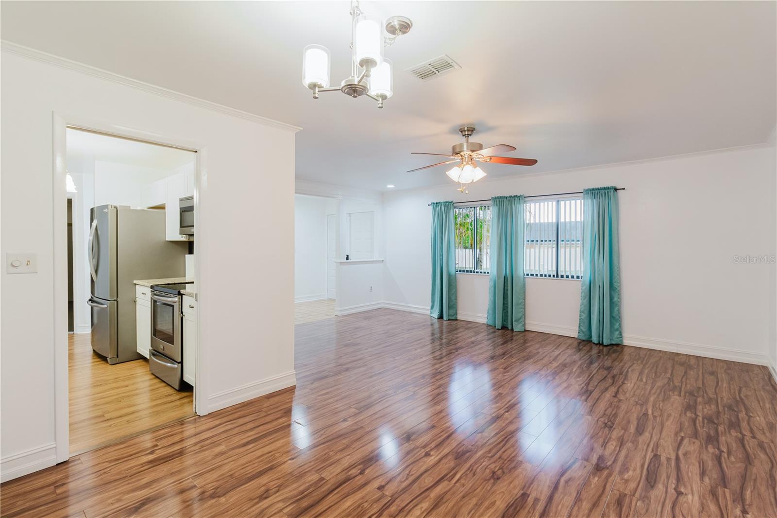 FALCON RIDGE - Residential