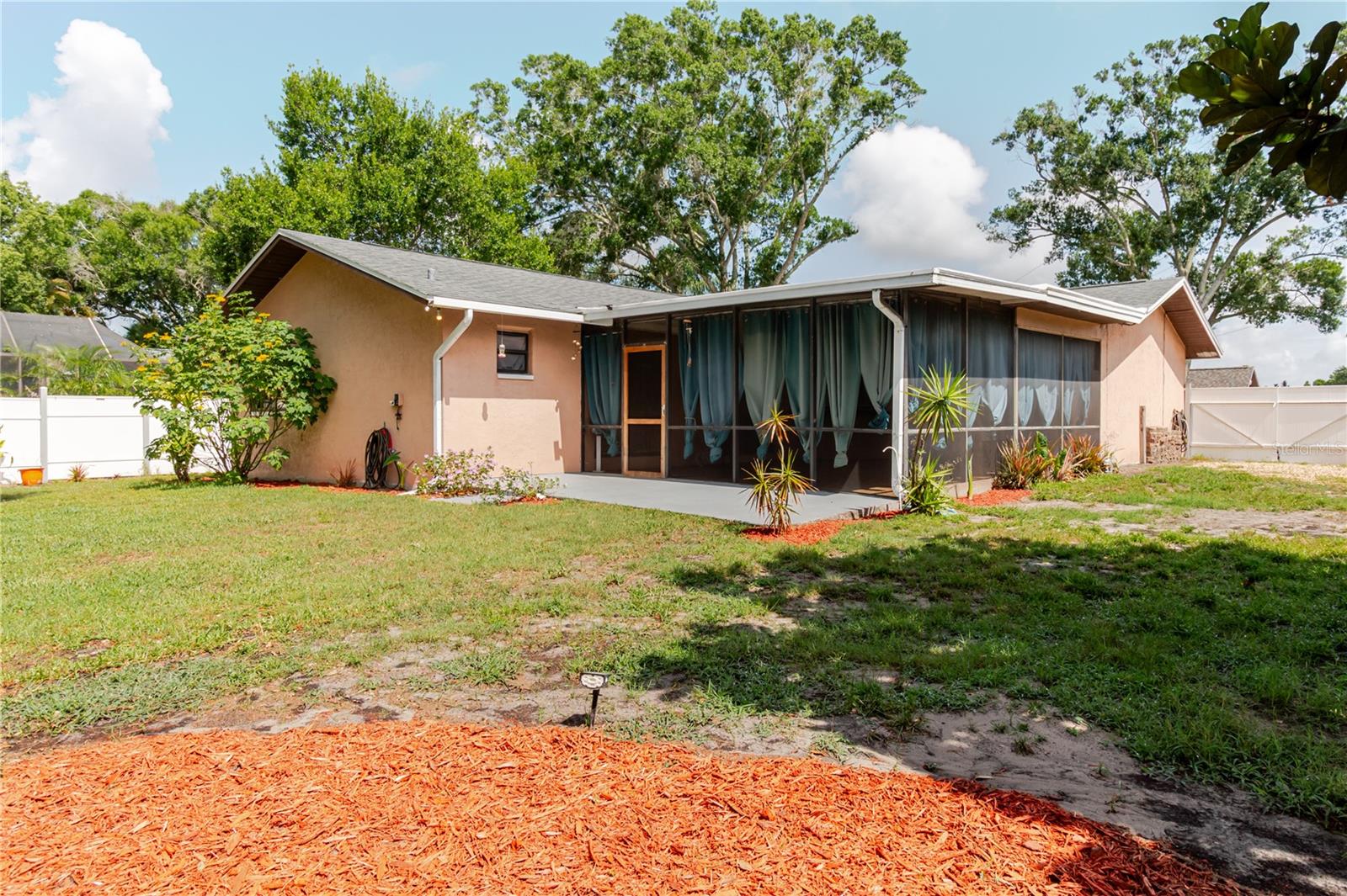 FALCON RIDGE - Residential