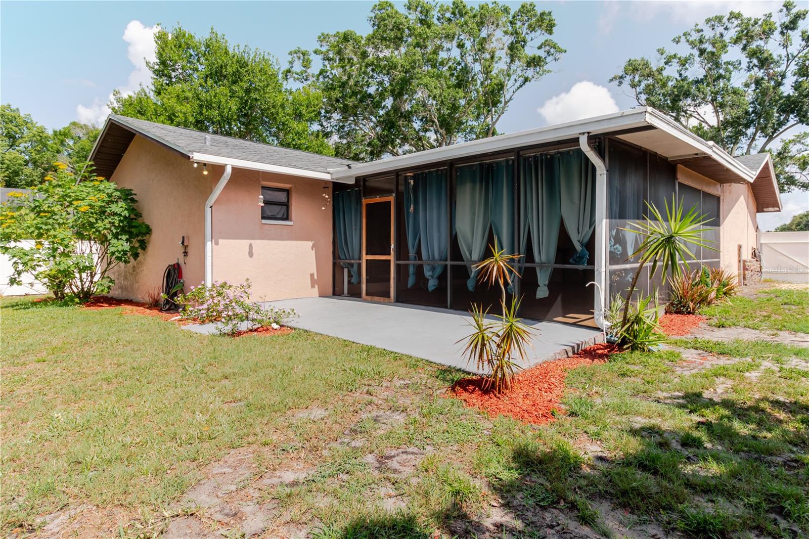 FALCON RIDGE - Residential