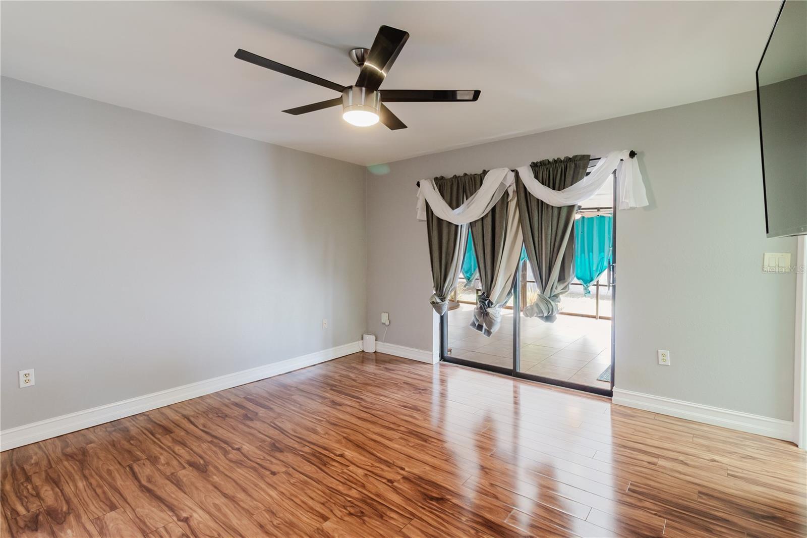 FALCON RIDGE - Residential