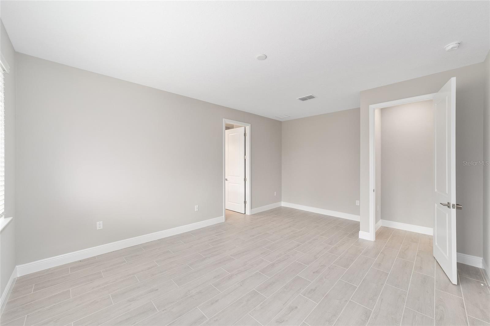 ON TOP OF THE WORLD - Residential