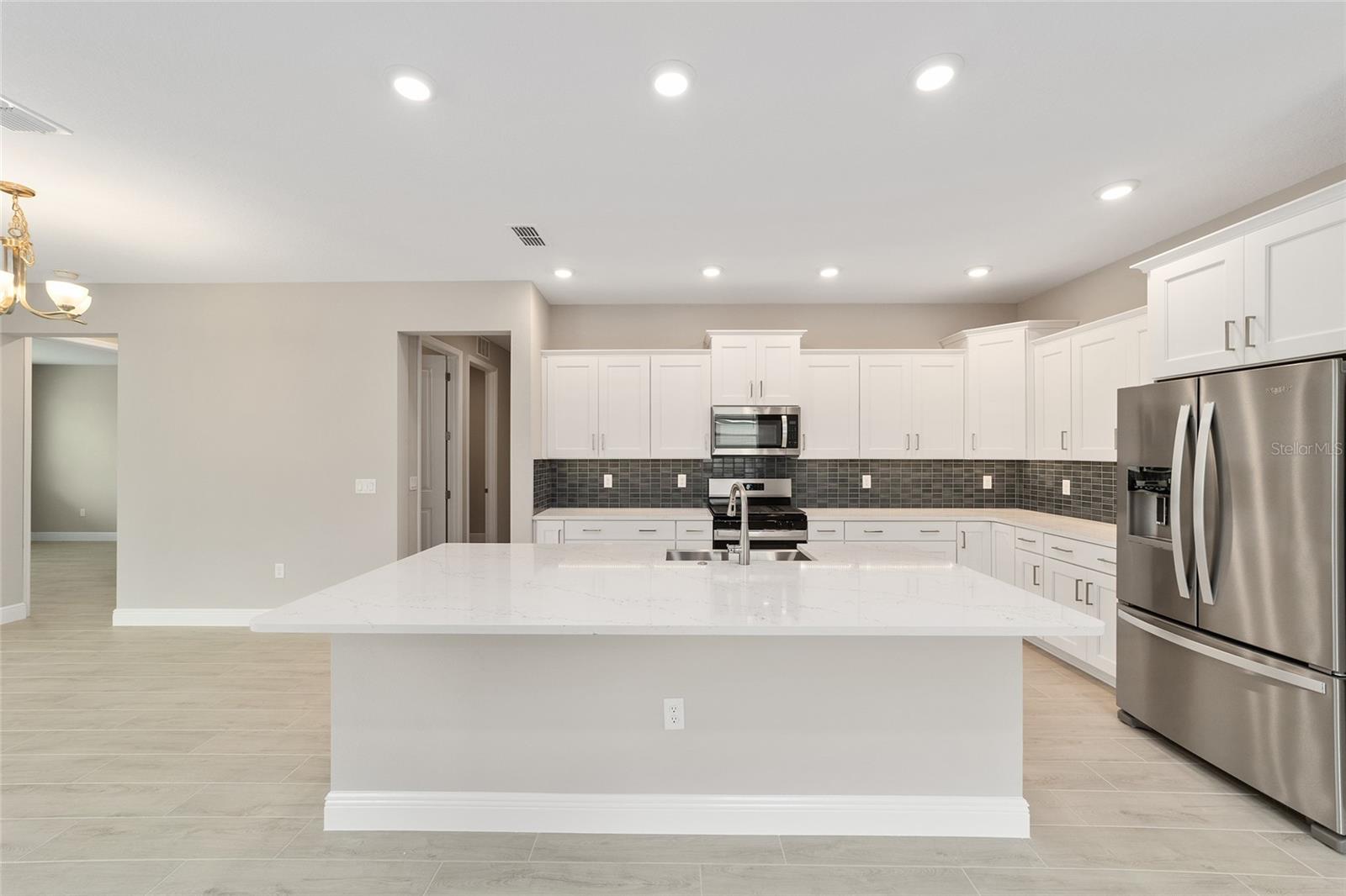 ON TOP OF THE WORLD - Residential